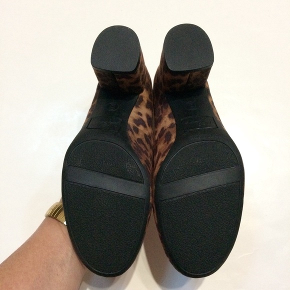 Libby Edelman Jenna Leopard Print Block Heel Pump - Picture 7 of 9